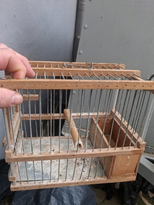 10 κλουβια ξυλινα και 3 παγιδες και 1 σιδερενιο