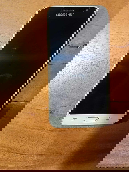 Samsung Galaxy J3 με προστατευτικό τζαμάκι