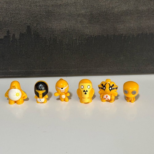Go-Go’s Crazy Bones yellow mini figures like new