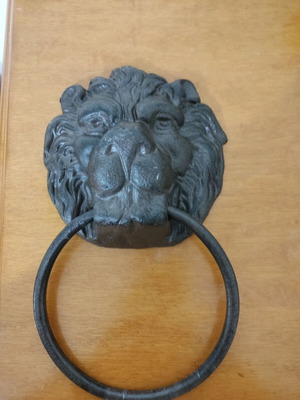 Metal large lion door knocker new for wall or door
