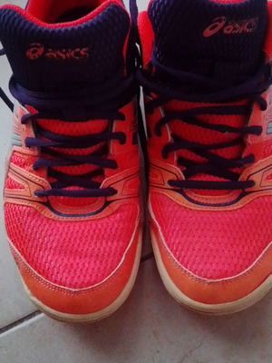 Asics Gel Athletic Shoes size 40.5 like new, purple and orange