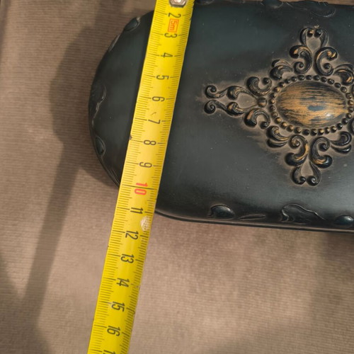 Vintage Bozoutiera with carved metal design like new