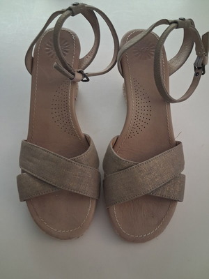 Ugg Australia bronze platform sandals size 39 used