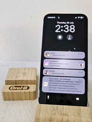 Wood phone stand like new