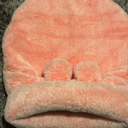Cat house new, cozy and warm with pillow