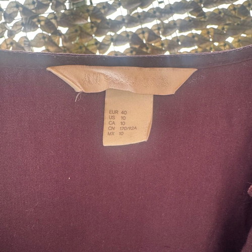H&M Burgundy Light Jacket Cardigan Size 40 Like New