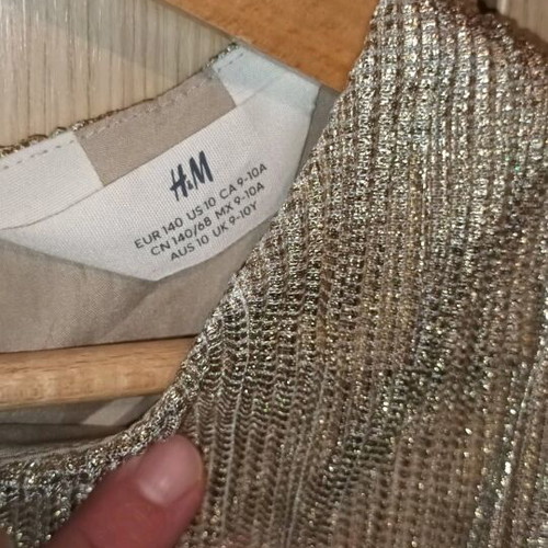 Gold dress H&M for girls like new, size - 14,00 - Vendora.cy Gold dress H&M for girls like new, size - 14,00 - Vendora.cy