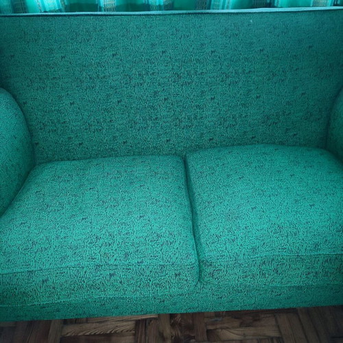 Two-seater sofa like new in green shade