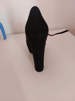 Pumps new black velvet with red interior size 37