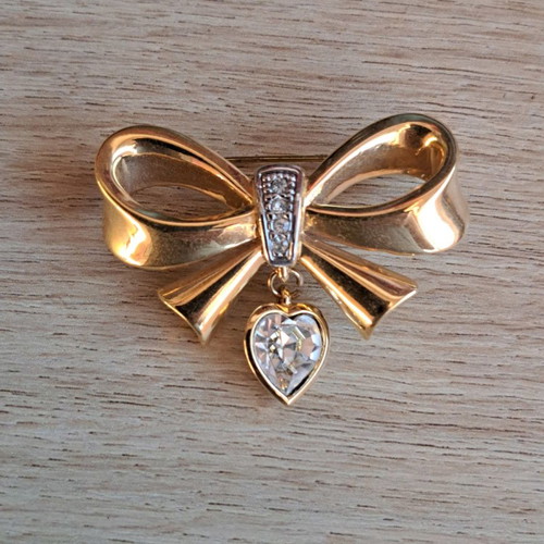 Pin with heart