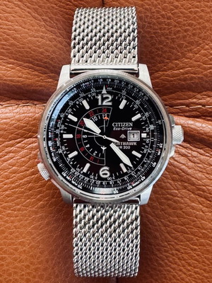Citizen Nighthawk Eco Drive wristwatch like new, silver with mesh bracelet