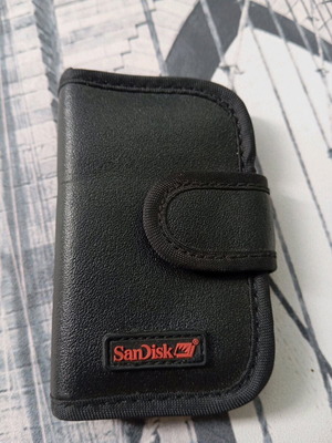 Memory card case like new