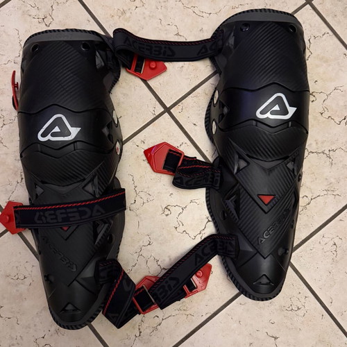 Acerbis Evo 3.0 protective knee pads used, barely worn