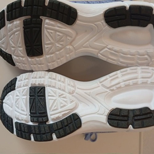 Women's summer athletic shoes like new, size 38, blue