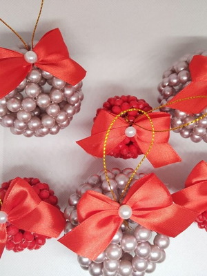 Луксозен ръчно изработен сет коледни топки за елха от перли и кристали