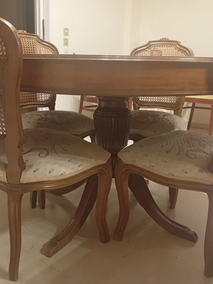 Τραπεζαρία Βαράγκη ξύλο καρυδιάς σαν καινούργια με πρόσθετο φύλλο