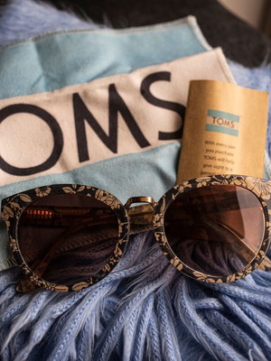 Γυαλιά ηλίου Toms σαν καινούργια