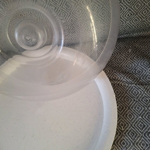 Plastic cake carrier used, base diameter 34cm