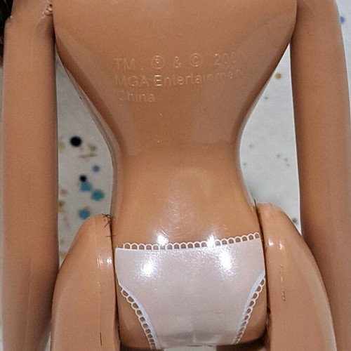 Bratz Wildlife Safari Yasmin doll used with flaws