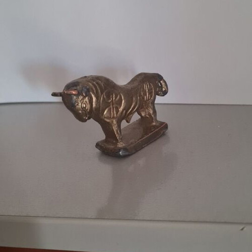 Bronze collectible chess piece used by H. Sklavenitis