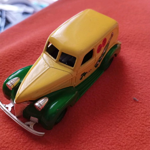 Lledo Days Gone 7up advertising toy car like new