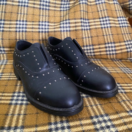 Oxford shoes like new, black with silver details size 39