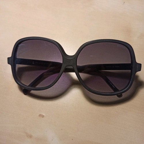 Brixton women's sunglasses used, square matte black, 100% UV protection