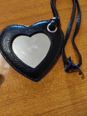 Balenciaga heart-shaped mirror like new, genuine