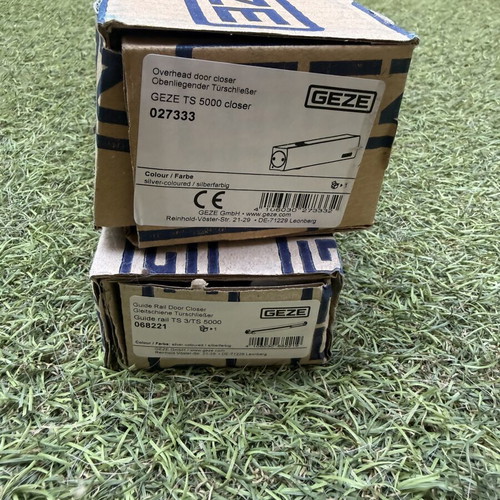 Geze TS 5000 Door Closer Set new, silver