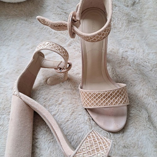 Kendall + Kylie nude sandals size 36.5 used, 10 cm heel