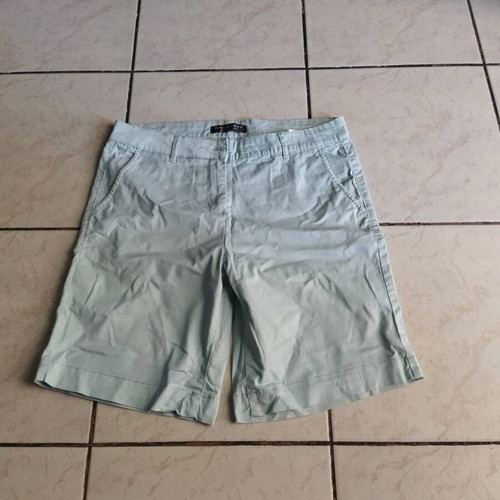 Broadway Collection Medium Bermuda shorts like new, mint green
