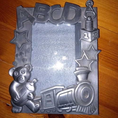 Children's metal photo frame like new