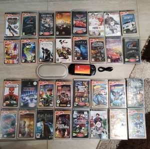 ΠΡΟΣΦΟΡΑ! Πακέτο Sony psp mega lot κονσόλα με 32 παιχνίδια!