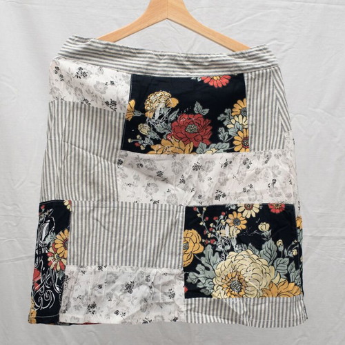 Midi skirt used summer Heel size M