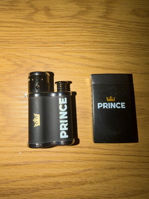 Prince lighters set like new