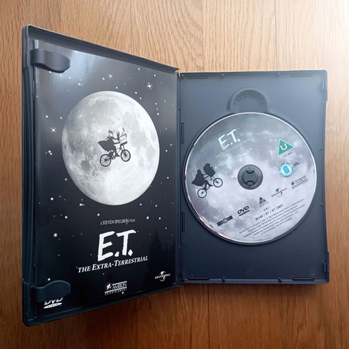 E.T. The Extra Terrestrial DVD used, 3 discs, no Greek subtitles