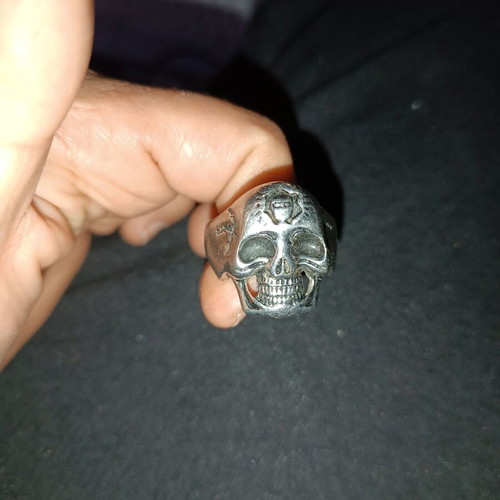 Silver skull ring men's size 23 like new