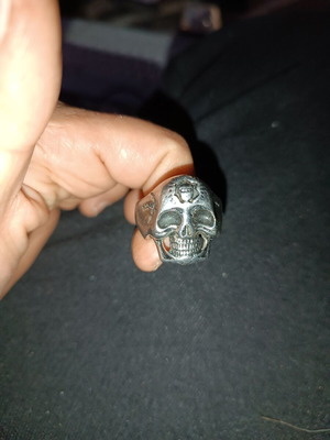 Silver skull ring men's size 23 like new