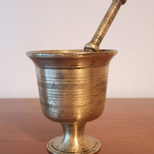 Vintage 1960 brass mortar like new