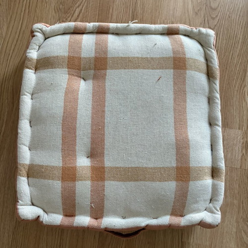 Pillow like new, in very good condition