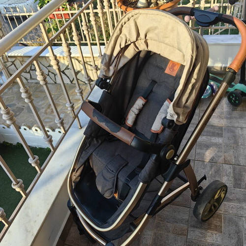 Kiddo Jazz stroller like new with mattress and winter hood