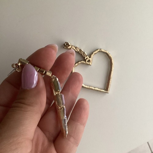 Zara heart-shaped dangling earrings like new with color-changing stones