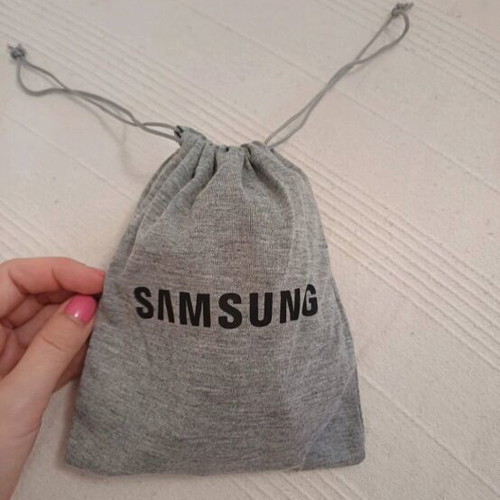 Samsung travel set new with mask, pillow and earplugs