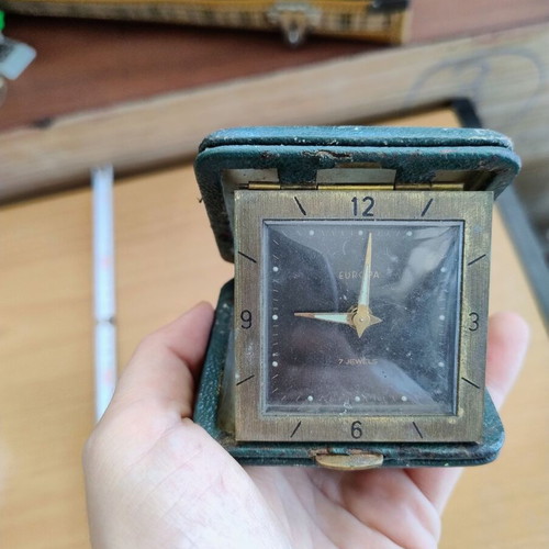 Europa vintage mechanical travel clock 7 Jewels used, green leather case