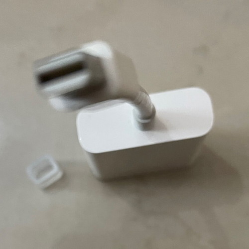 Apple MB572 Mini DisplayPort to VGA Adapter like new, white