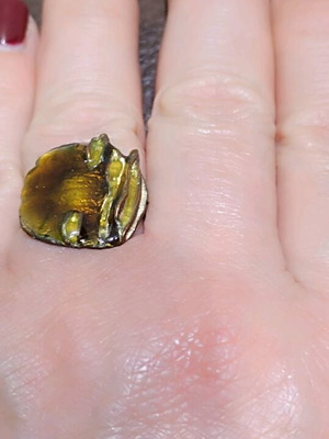 Ring with enamel like new, openable