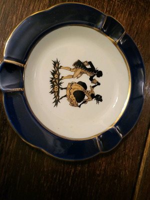 Limoge ashtray like new with couple figure, French Limoges porcelain