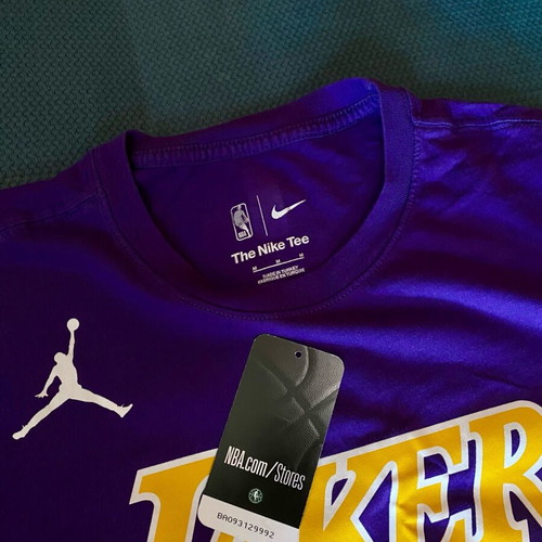 Nike Los Angeles Lakers T-shirt purple like new