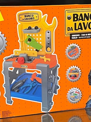 Comfuzio children's workbench like new