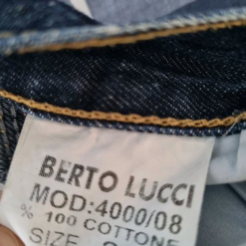 Berto Lucci women's jeans with rips like new, size 33
